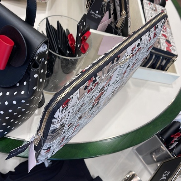 Kate Spade Disney X Minnie & Mickey Mouse Comic Universal Laptop Sleeve NWT - Picture 11 of 16